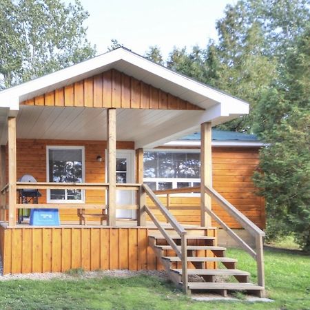 Sunny Hill Resort Barrys Bay Exterior photo